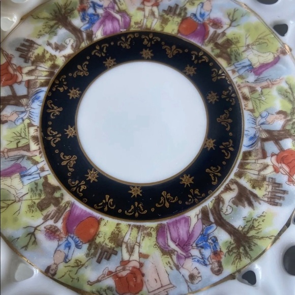 Vintage Saucer Flowers w/Gold Trim Reticulated Cut-Out Gift Gallery Japan - Picture 4 of 6